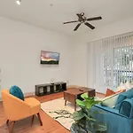 Beautiful Unit Near Med Center W/ Shopping Center