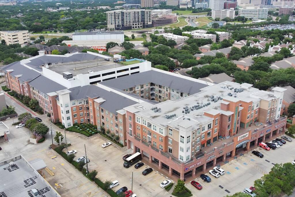 Daire Beautiful Unit Near Med Center W/ Shopping Center *